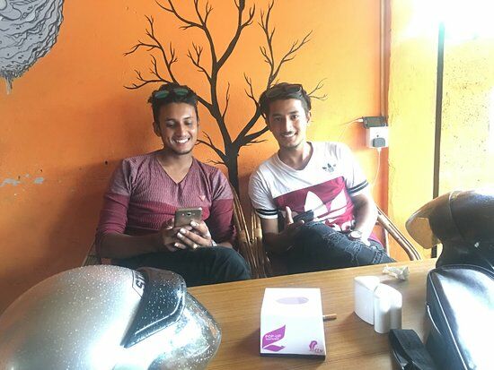 Holiday's Restaurant & Bar